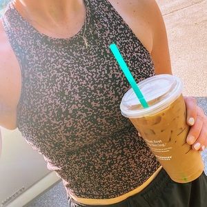 cropped workout tank